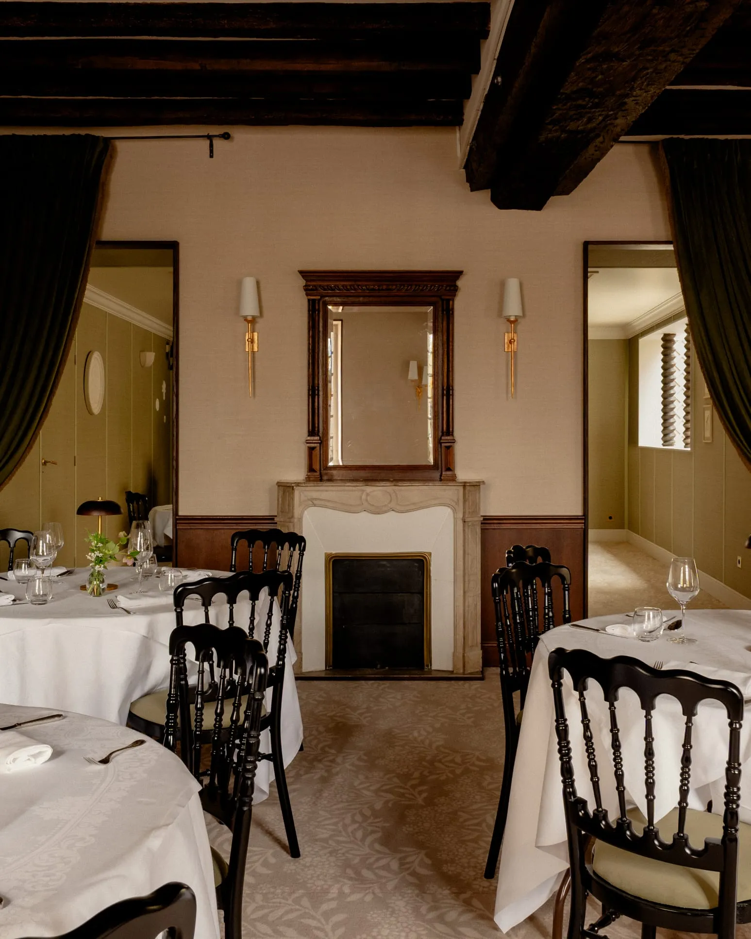 Salle dressée pour un mariage ou une réception privée à Rambouillet (78)